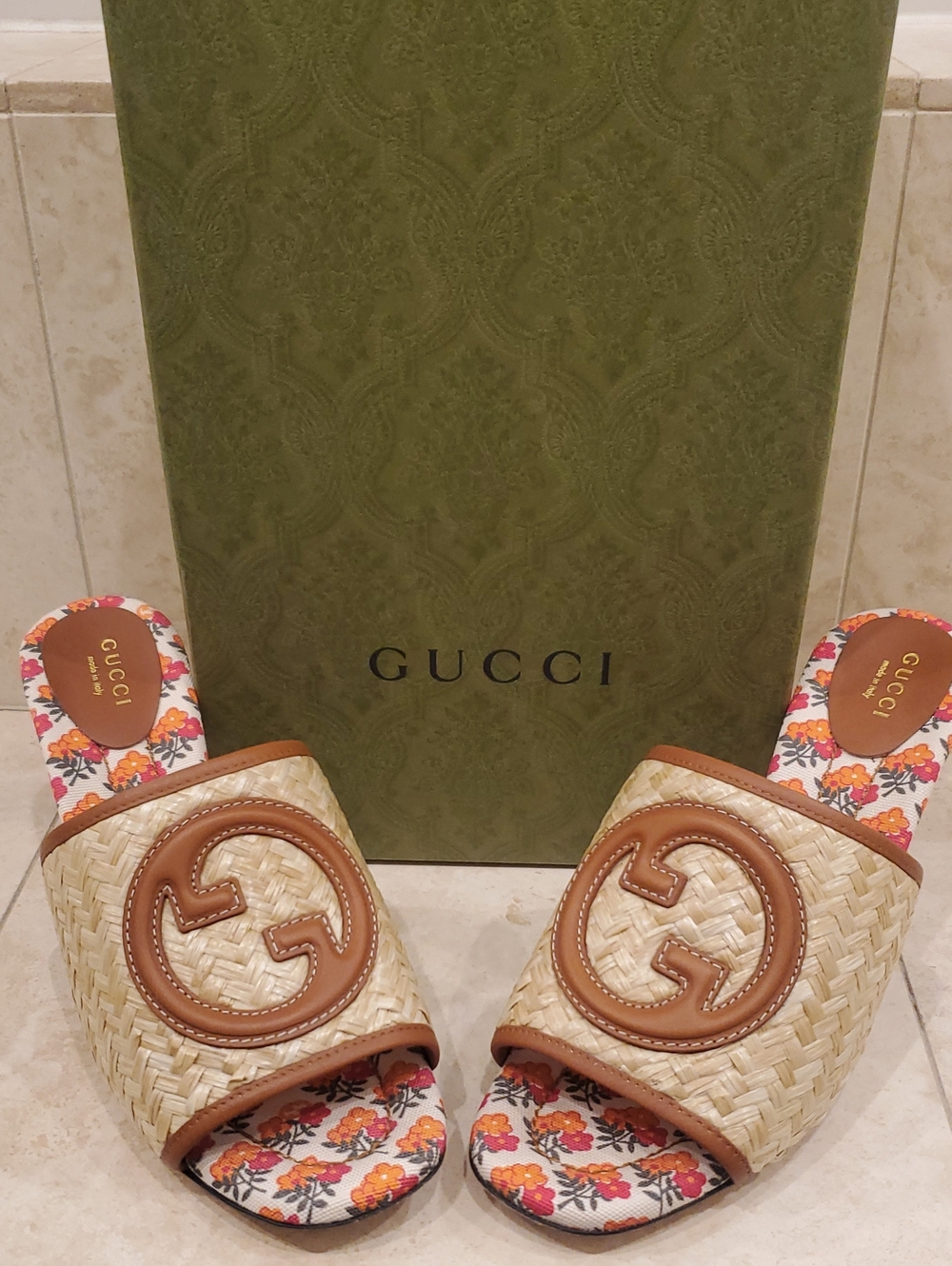 Authentic Gucci Floral-Print Straw Slide Sandals w/ Brown Leather Trim. LikeNew!